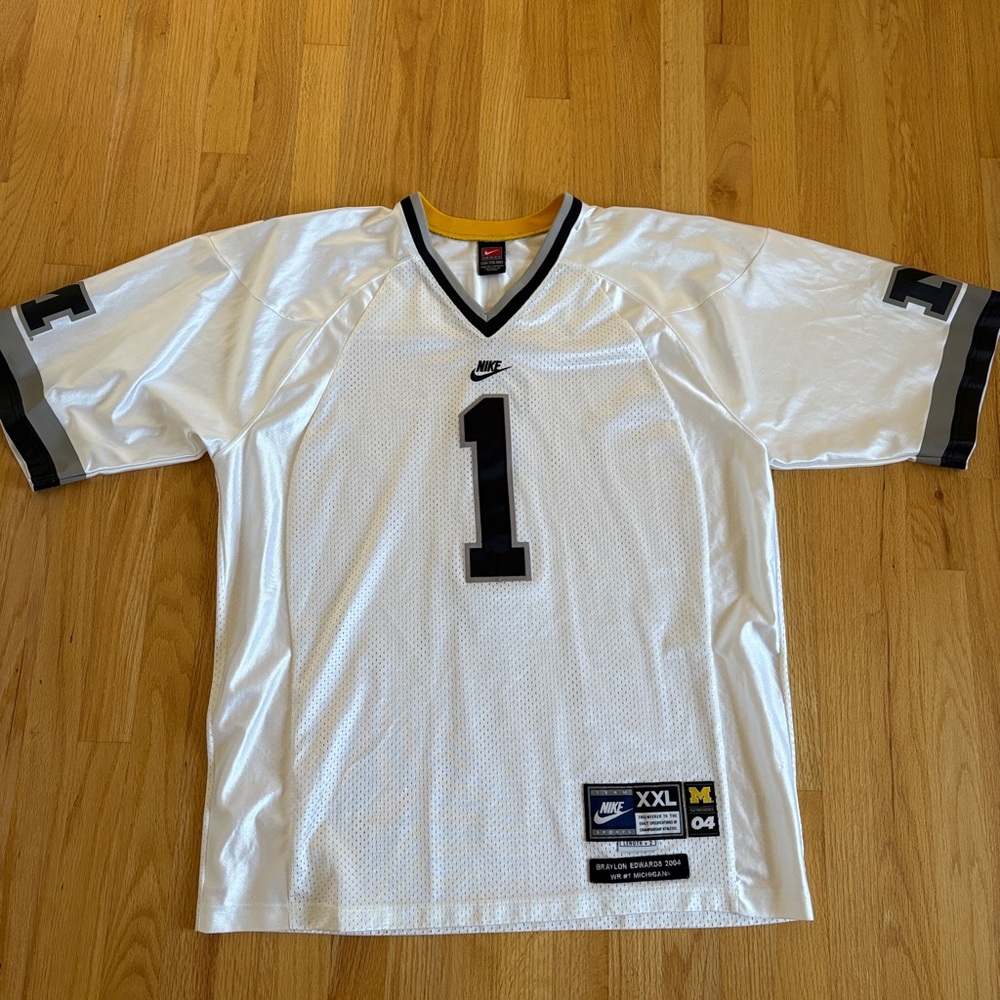 #1 Braylon Edwards U of M Jersey
